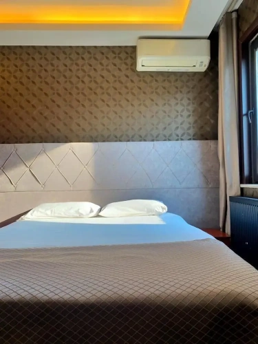 Standard Double room with city view