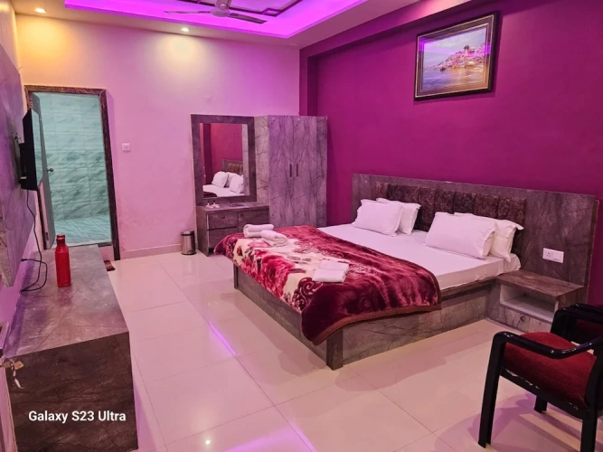Deluxe Double room with city view