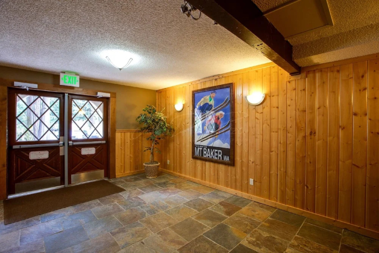 36SLL - Convenient - Economical - Kitchen - Sleeps 6