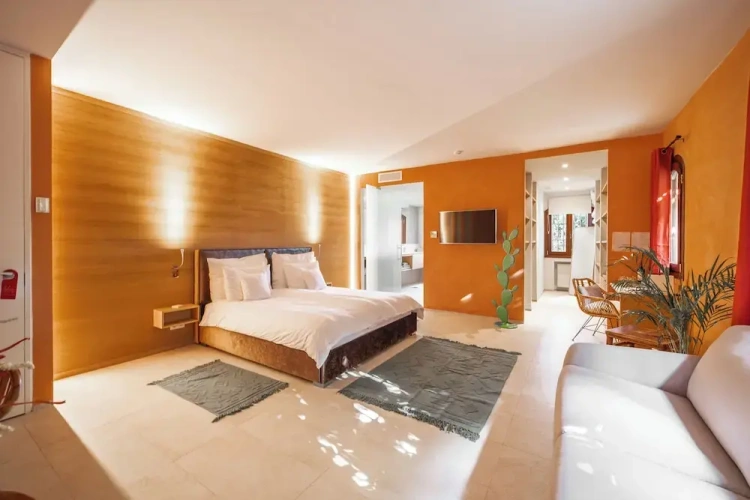 Superior Quadruple room