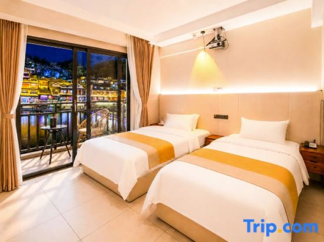 Standard Double room with river view