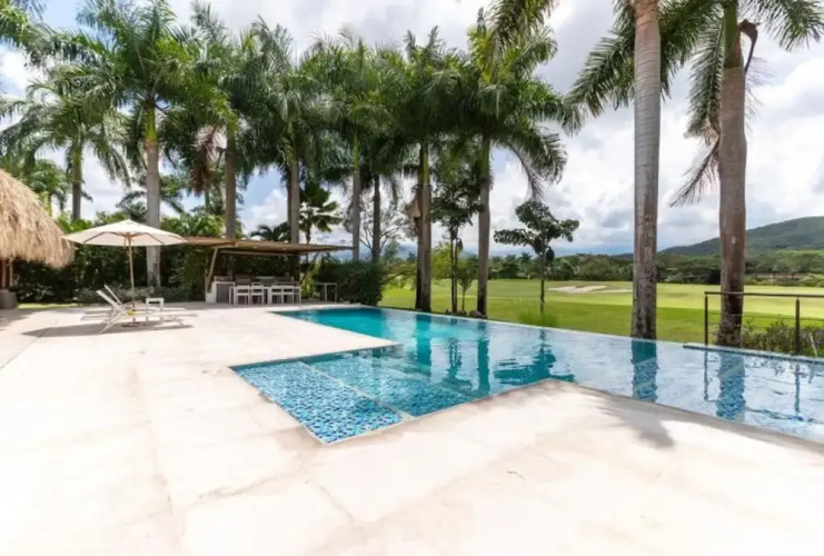 w Amazing 4BR Villa w Pool at Mesa de Yeguas