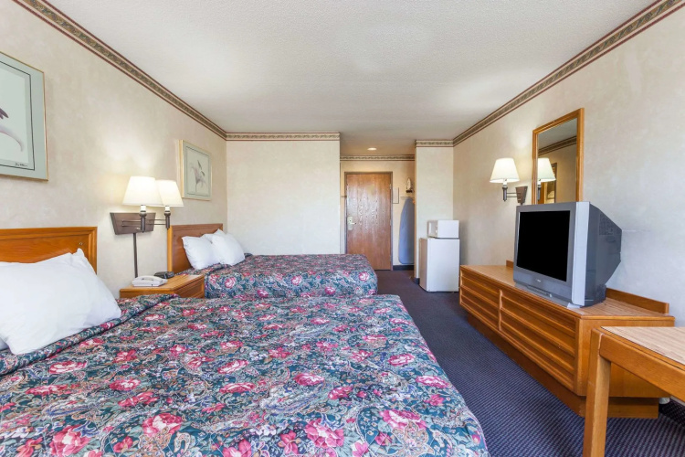 American Inn and Suites Dundee