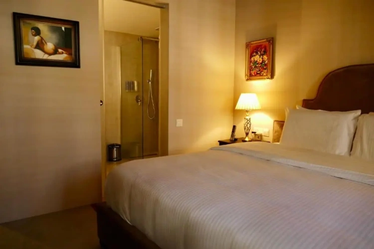 Deluxe Suite