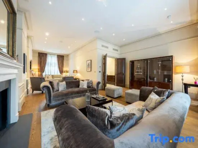 Royal Mayfair Villa
