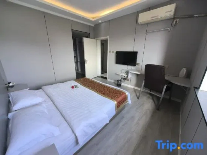 Quadruple Suite