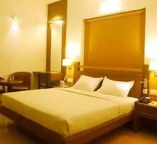 Hotel Monad