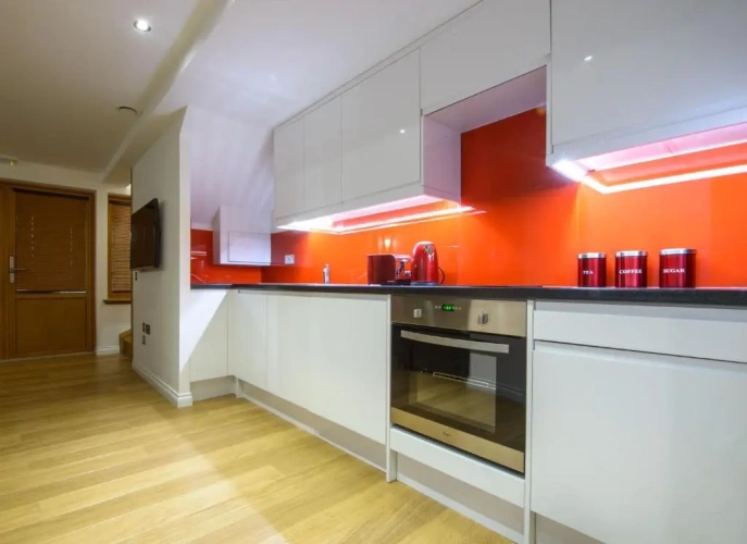 3 Bedrooms Apartment