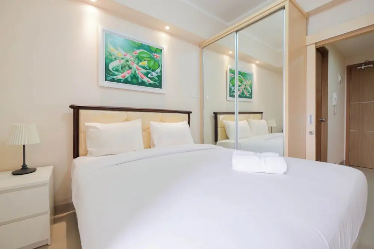Minimalist and Comfy Studio The Oasis Cikarang Apartment