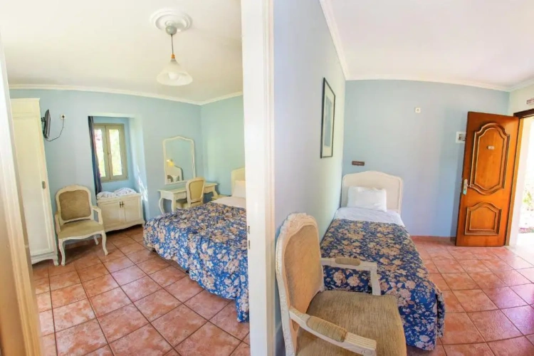 Classic Triple room