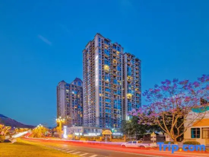 Jieyang Joy Light Luxury Hotel