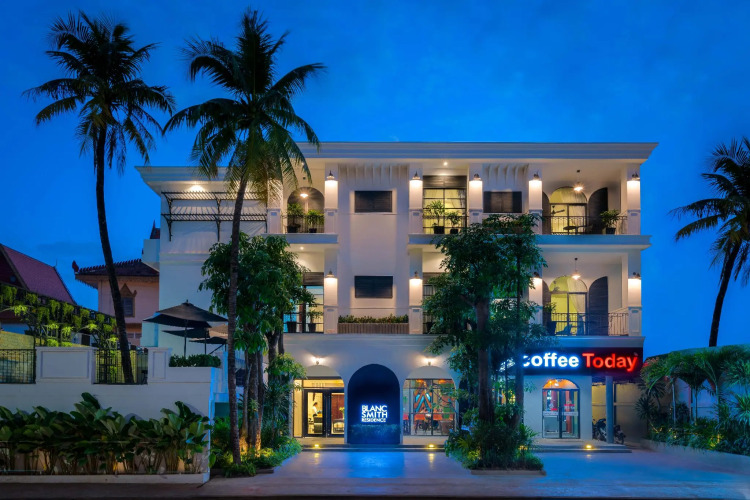 Blanc Smith ResidenceOver view