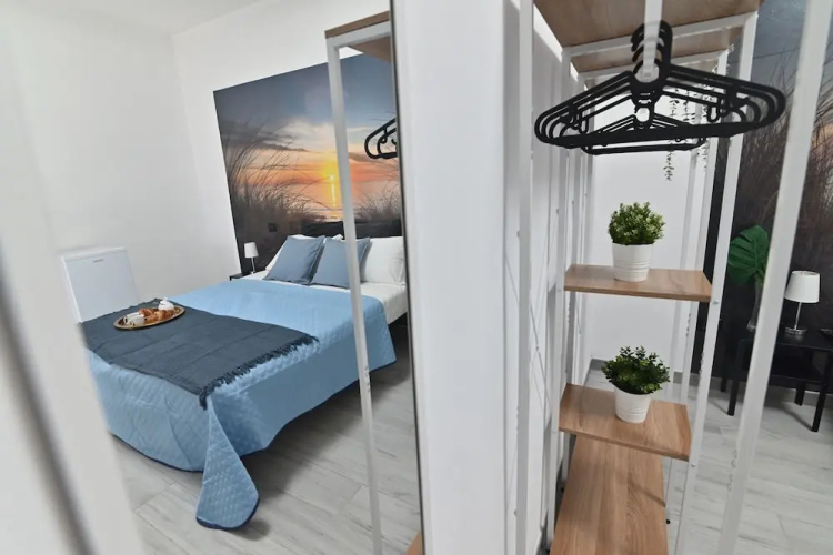 IzzHome Cozy Room