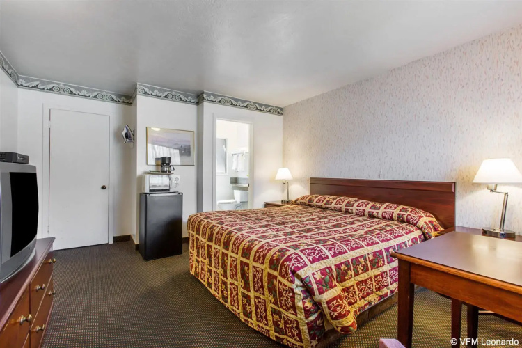 Monterey Fairgrounds Inn