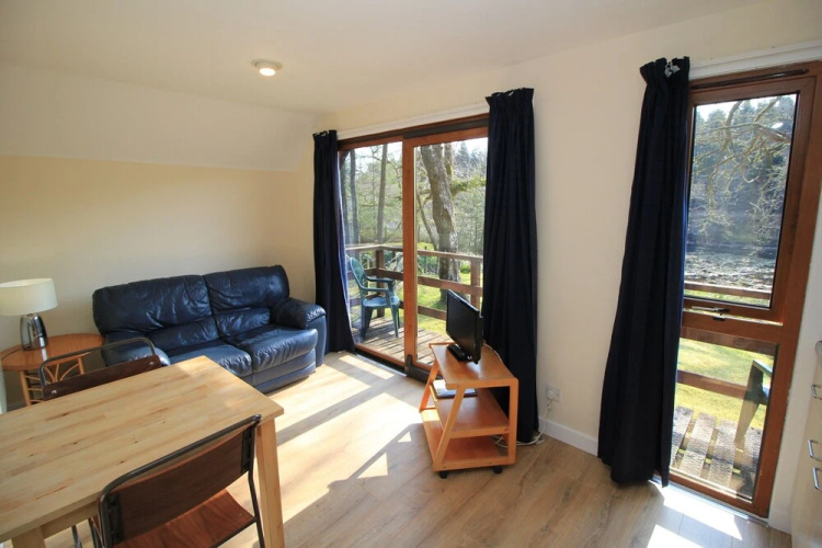 Burnbank Lodges