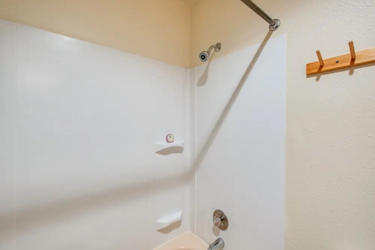 56SLL - Fireplace - Inexpensive - Kitchenette - Sleeps 4