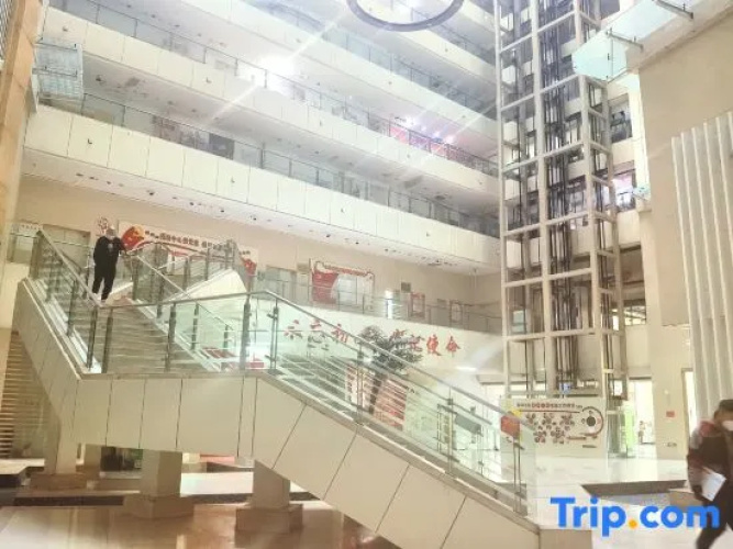 Harbin Yijia B & B