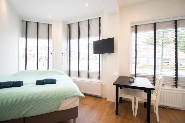Escamp Apartments