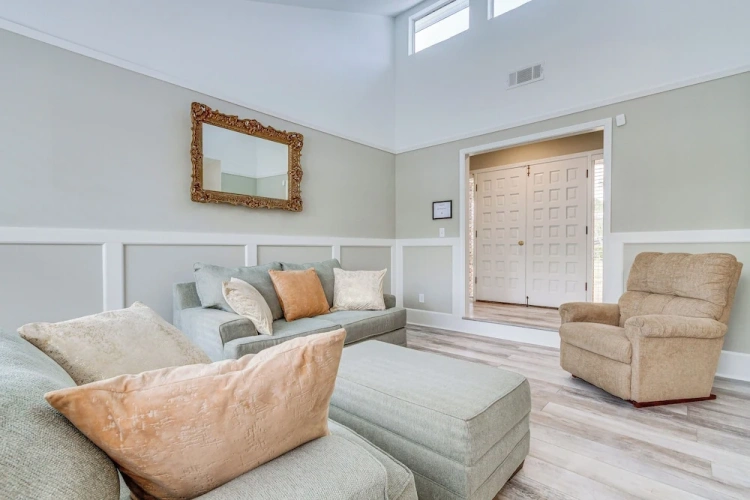 Pensacola Home w/ Screened Porch: 10 Mi to Beach!