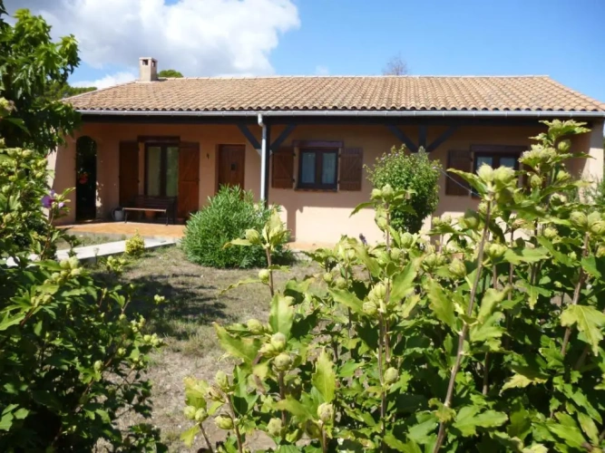 3 Bedrooms Cottage