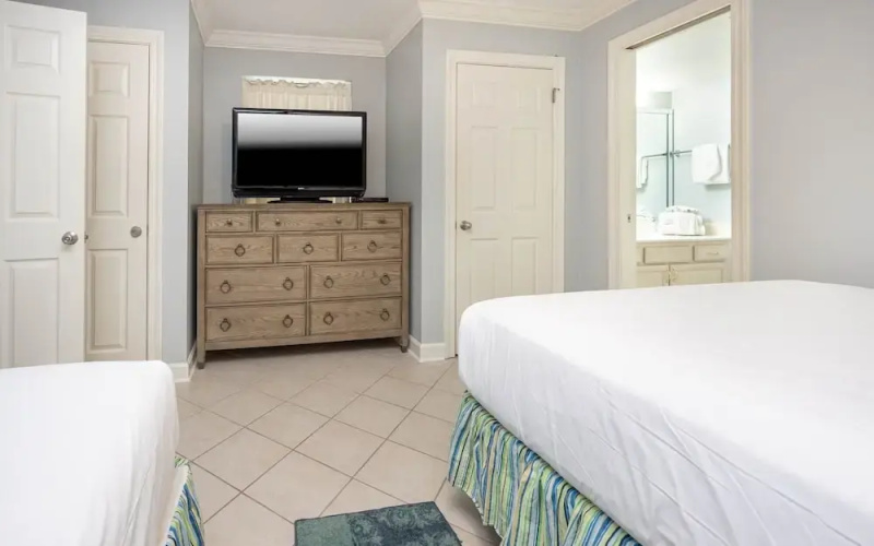Phoenix Vi 61004 2 Bedroom Condo