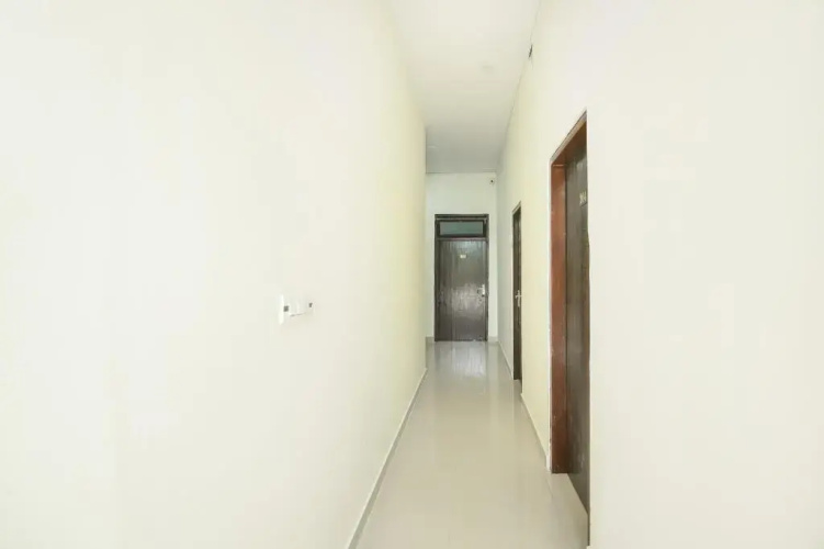 Holidays Hotel by OYO Rooms