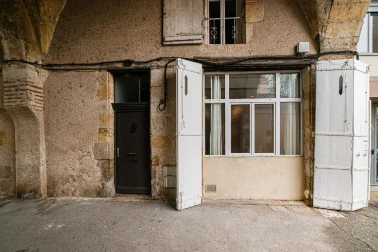 Centre historique - Cour privée - Arrivée autonome