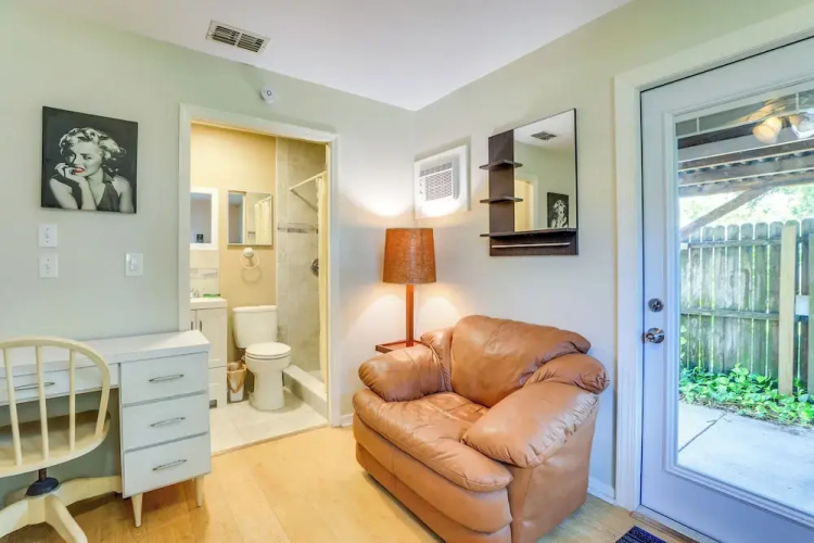 Walkable Studio in Pinellas Park w/ Desk & Patio