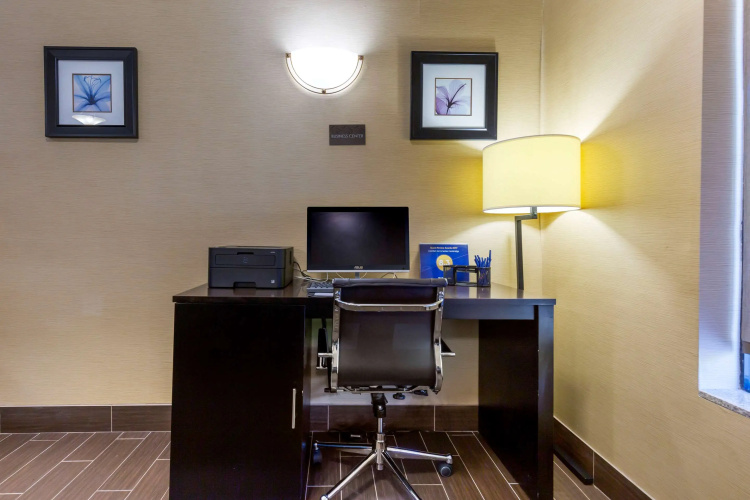 Comfort Inn & Suites Cambridge