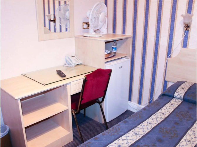 Lampton Guest House