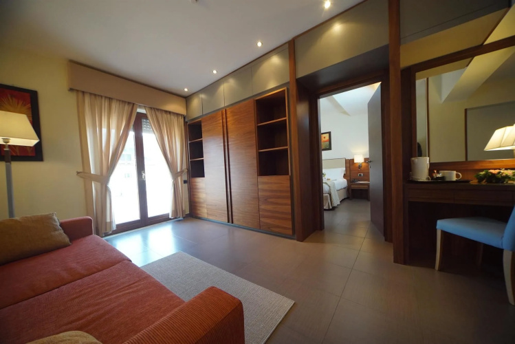 Suites & Residence Hotel Napoli