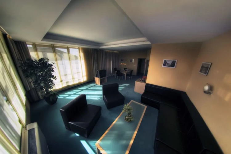 Hotel Lav