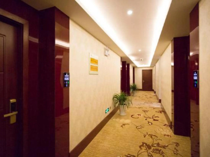 Dongfang Holiday Hotel