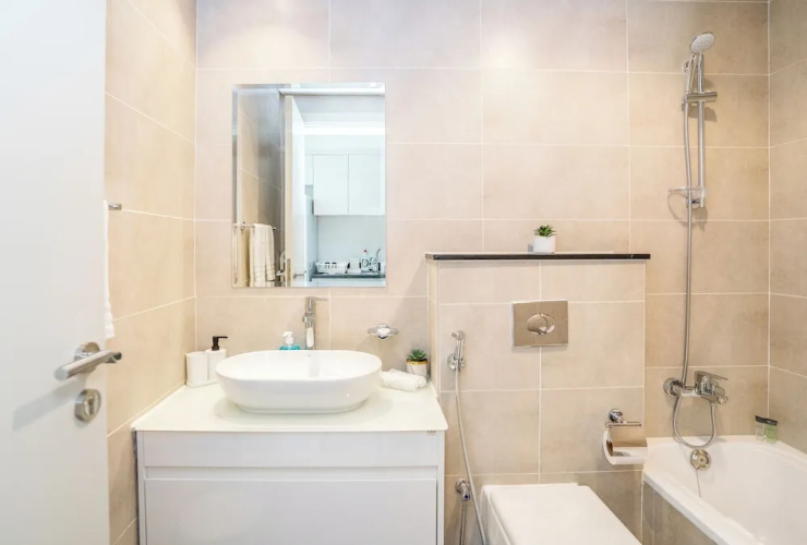 Tanin - Sleek Studio Offering Unobstructed City Views