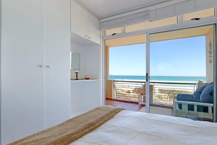 Leisure Bay 205