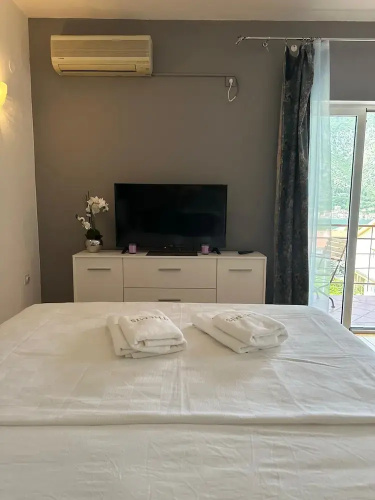 Themis Apart Hotel