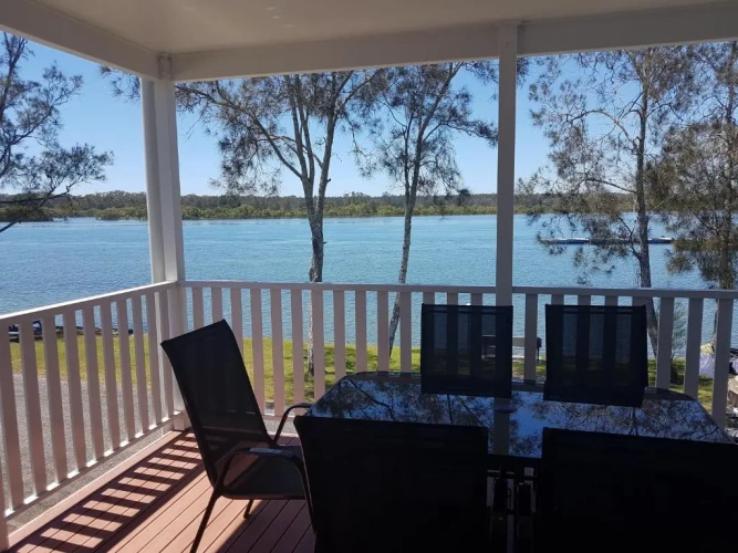2 Bedrooms Bungalow