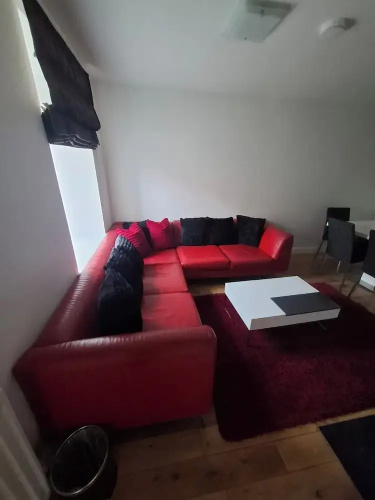 Modern Apartment - Quiet Location