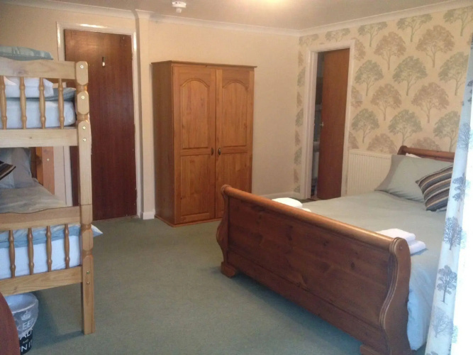 Pine Lodge Guest House