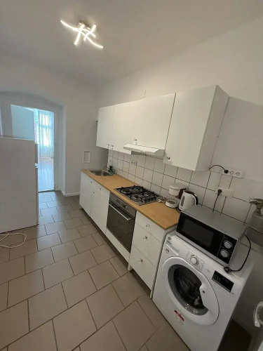 Modern 2BR Apt Steps from Westbahnhof