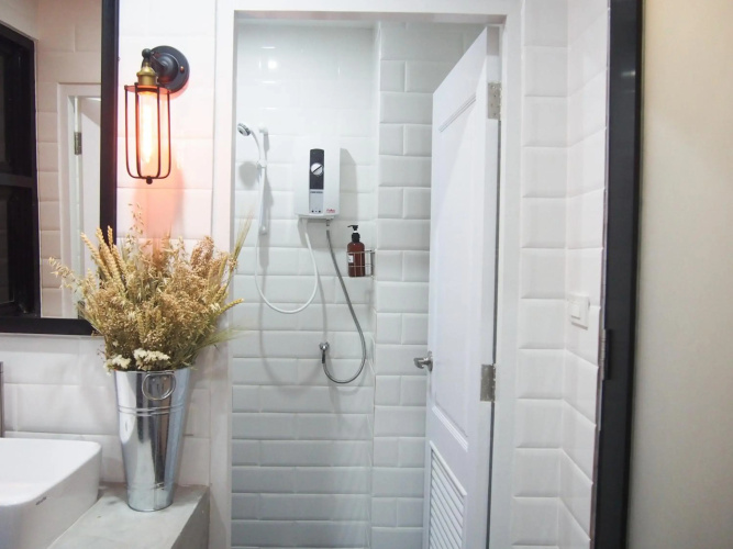 Lamurr Sukhumvit41 (Hostel)