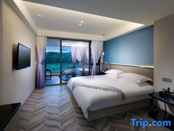 Standard Double room with river view