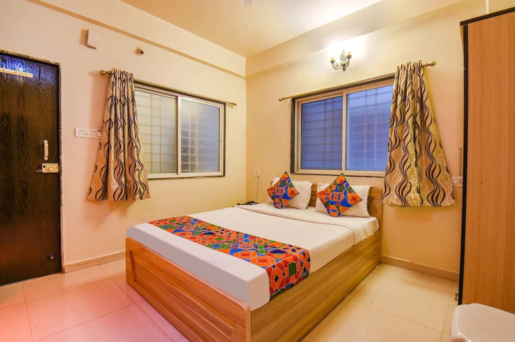 FabHotel 4 Star Executive