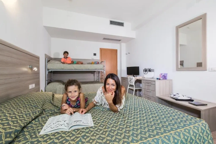 Standard Quadruple room with balcony