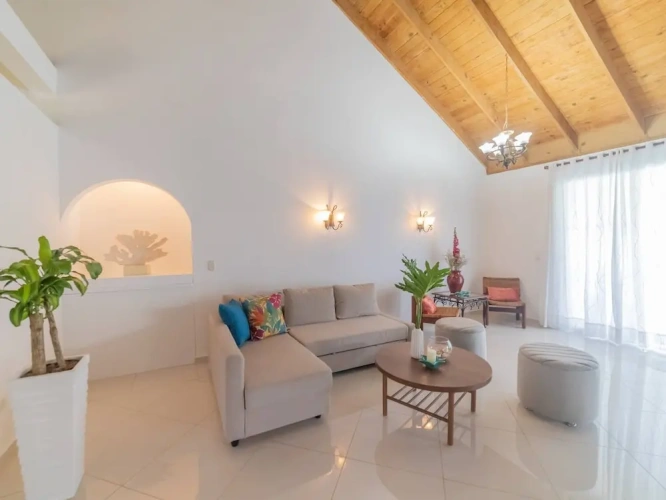 4 Bedrooms Villa with garden view