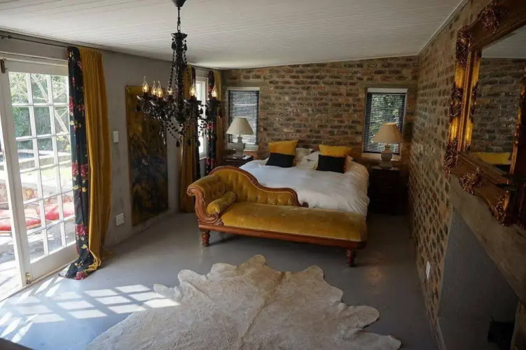 Riverstone House