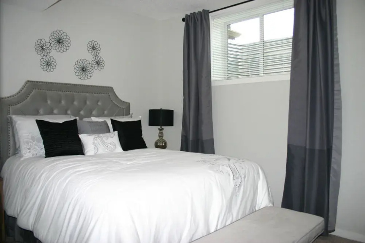 Mahogany Grove Inn and Suite