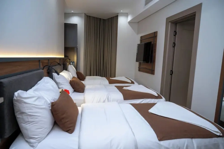 Deluxe Triple room with balcony