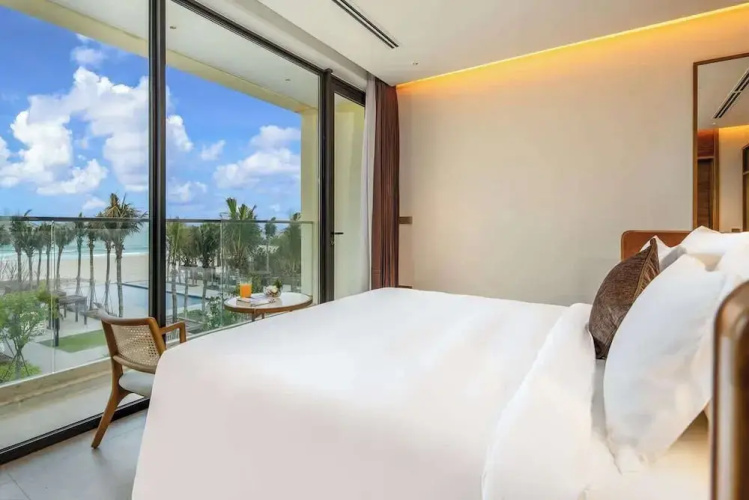 5BR Luxury Villa: Elite Services & Privacy