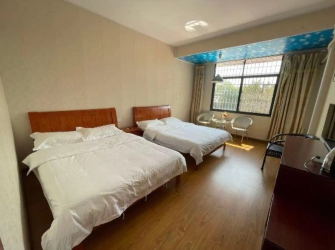 Deyun Farm Hotel